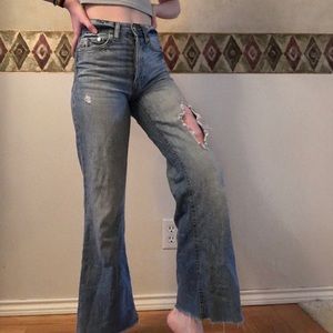 Ripped blue jeans Aeropostale